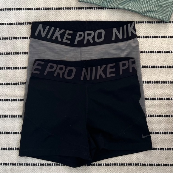 NIKE Pro Women's Shorts 3", SET OF 2, Black and Grey, Size L - Picture 1 of 10